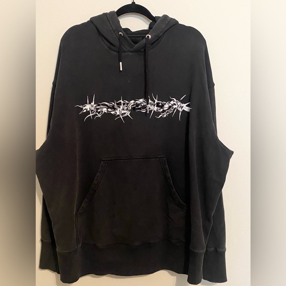 Givenchy Barbed‎ wire Print Hoodie
Black